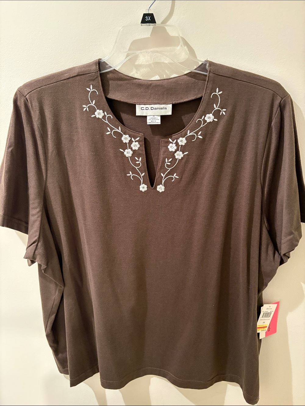 Brown Short-Sleeve Embroidered Notch Neck Tee